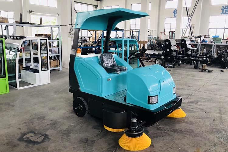 采用優(yōu)良的高性能免維護(hù)電池，不漏液，不產(chǎn)生有害氣體