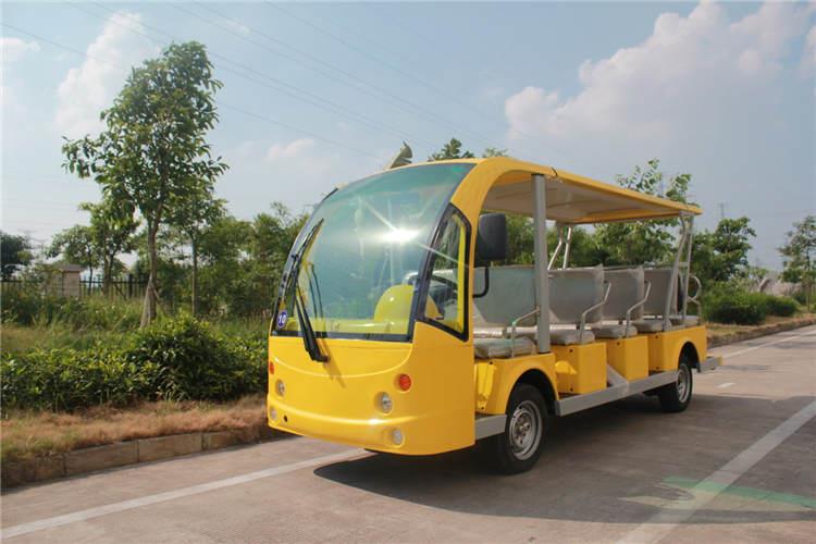 們都知道山東電動觀光車是靠充電在蓄電池里儲存來作為觀光車的驅動力，這類車一般的續(xù)航里程不會太