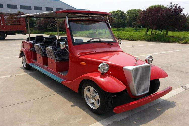 有時(shí)遇到梅雨季節(jié)，山東電動老爺車車身底部和接縫線的部位會存在少許的雨水和污泥