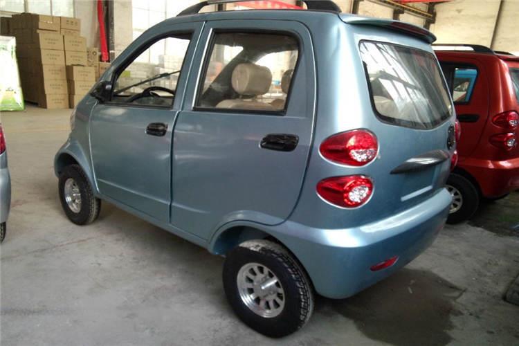 與內(nèi)燃機汽車相比，山東新能源電動車工作時不產(chǎn)生排放污染物，驅(qū)動電機工作時產(chǎn)生的噪聲也比內(nèi)燃機產(chǎn)生的噪聲小